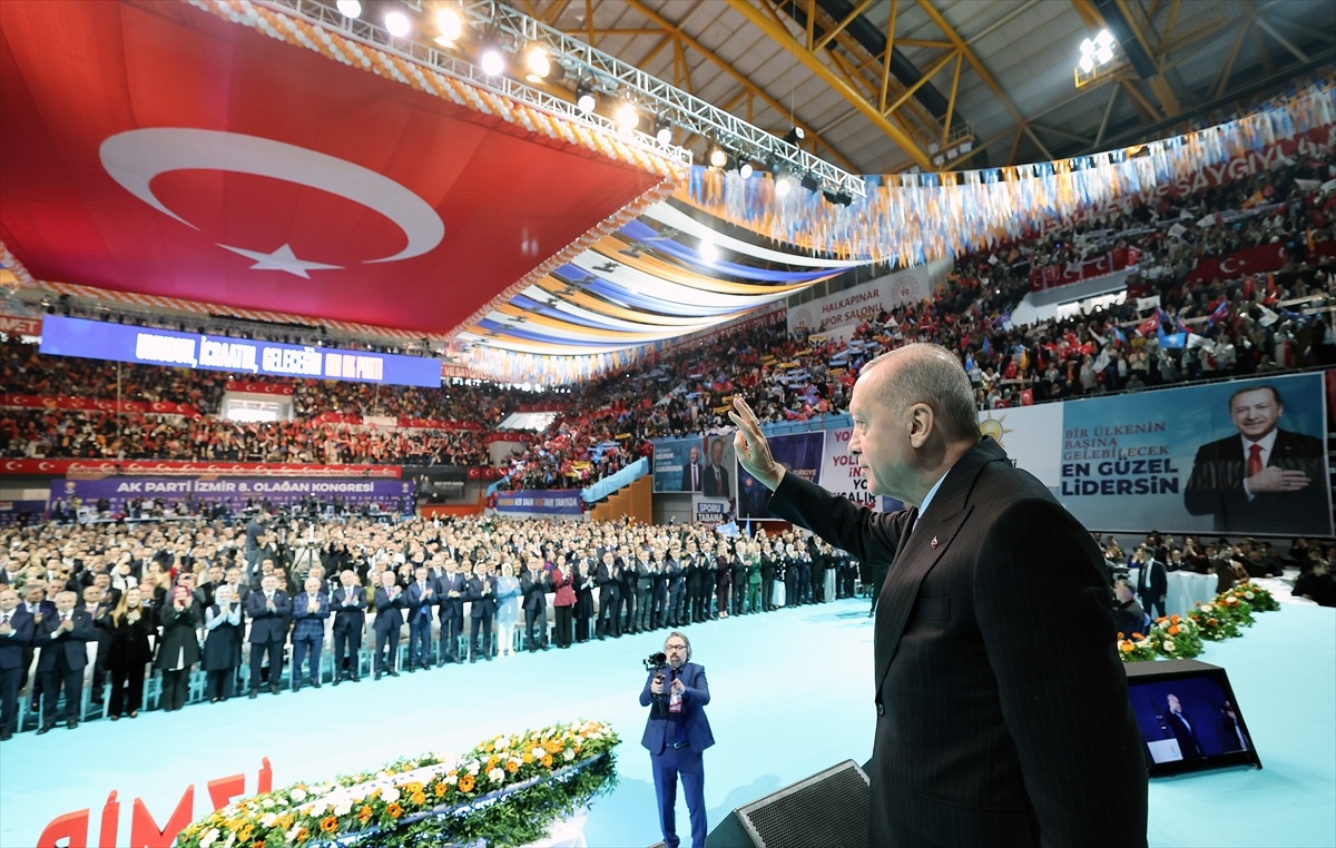 Cumhurbaşkanı Erdoğan, İzmir\'de 102 yaşındaki Gülsüm Sakallı ile görüştü