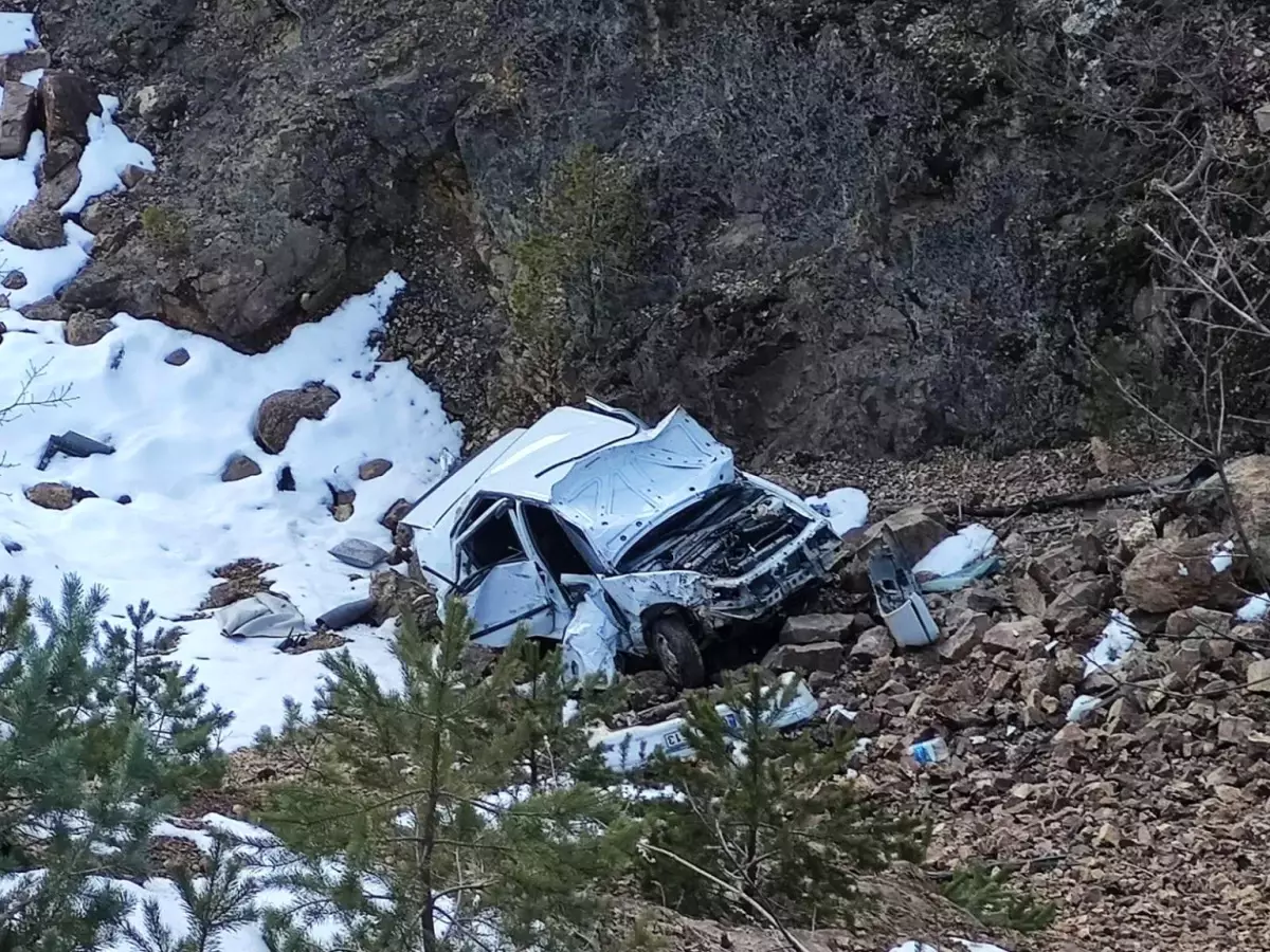 Gümüşhane\'de Uçurumdan Düşen Araçta Sürücü Hayatını Kaybetti