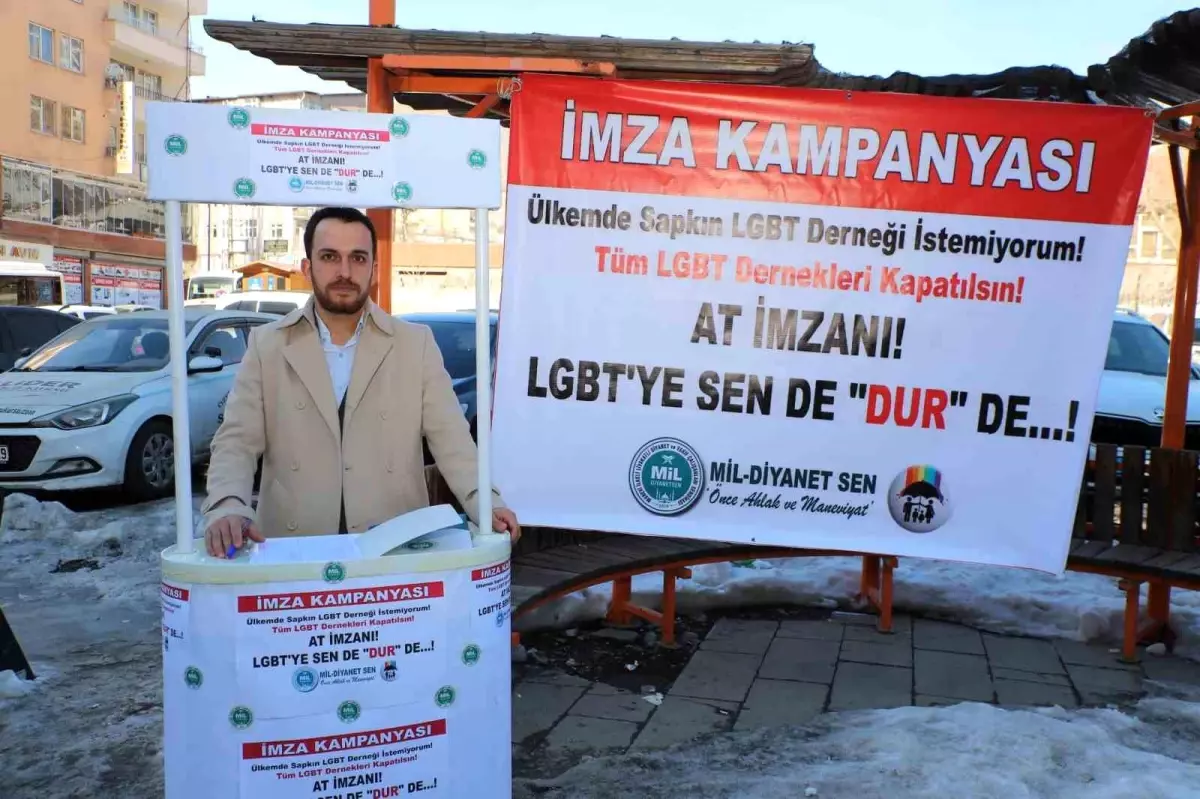 Hakkari\'de LGBT kapatılsın imza kampanyası