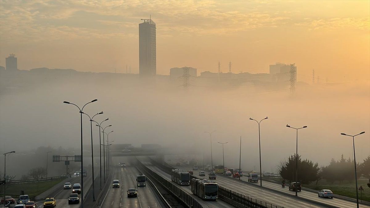 İstanbul\'da Yoğun Sis Etkili