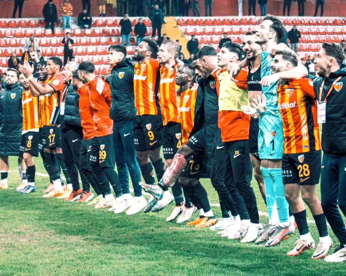 Kayserispor 6 eksikle Trabzonspor\'a çıkıyor