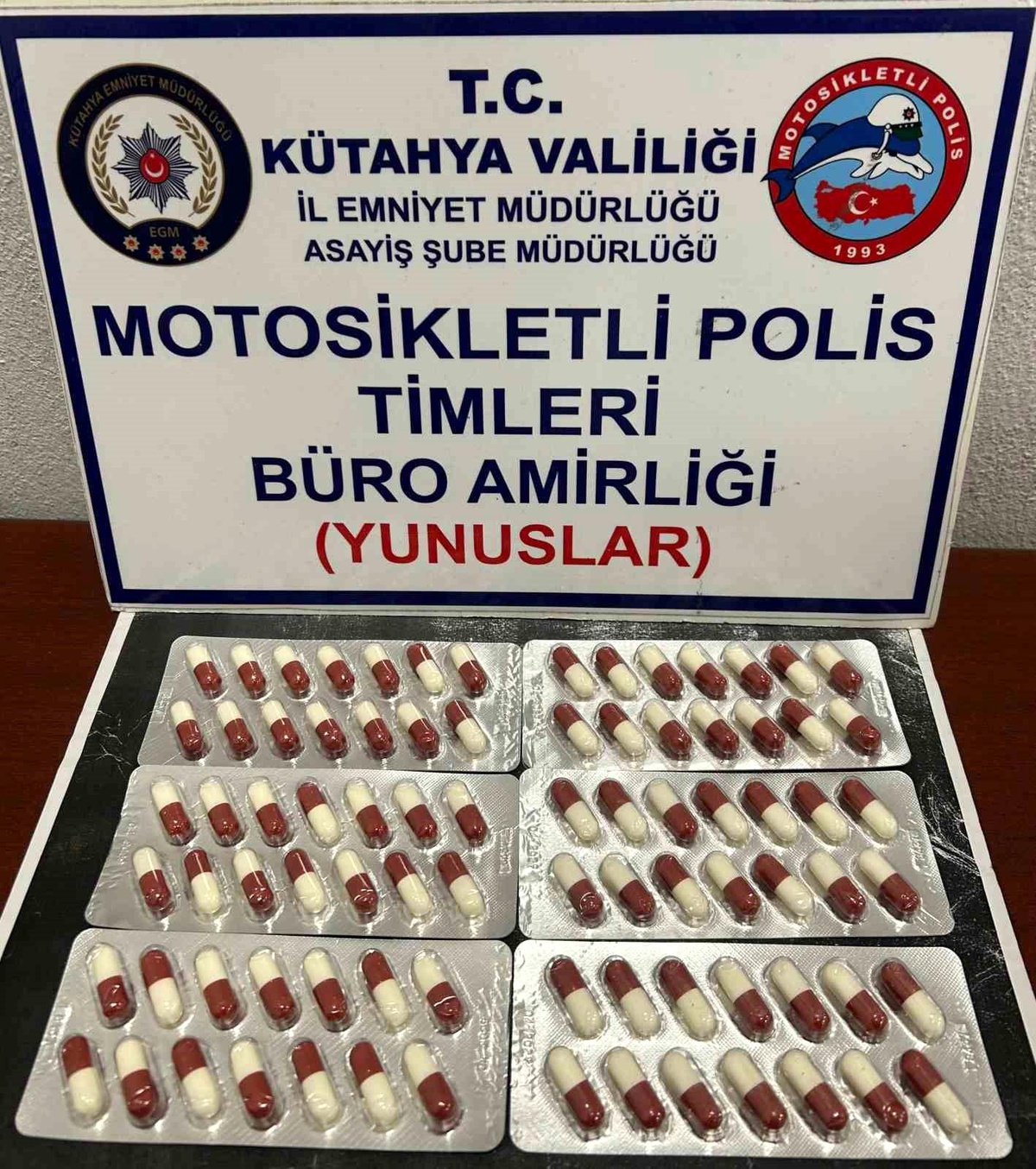 Kütahya\'da Sırt Çantasında Ecza Hapı Ele Geçirildi