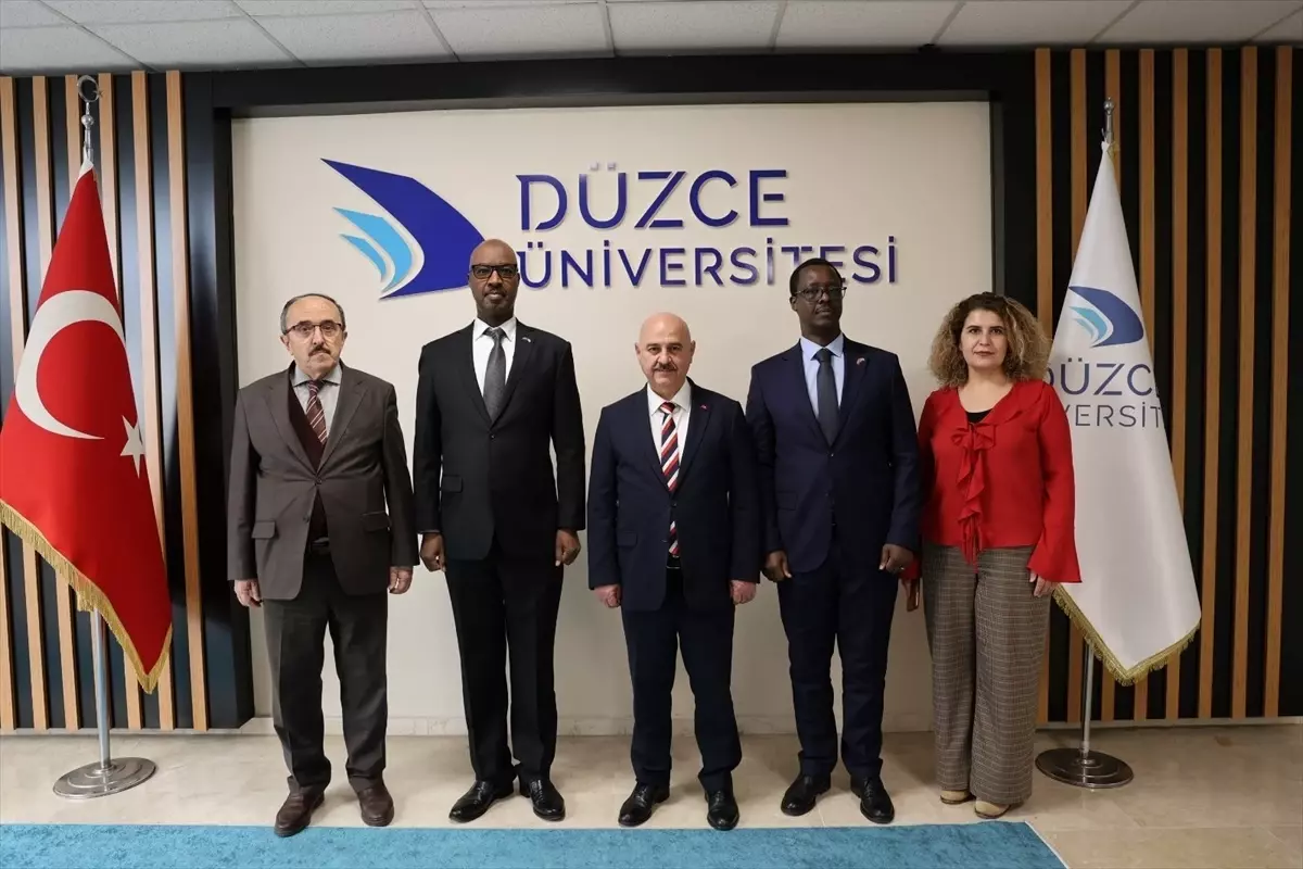 Ruanda Büyükelçisi Düzce Üniversitesini Ziyaret Etti