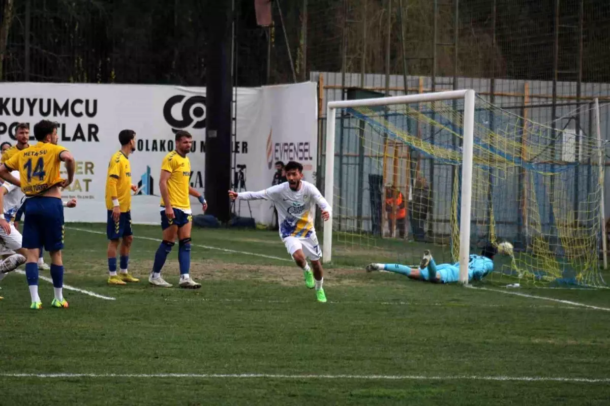 Belediye Derincespor, Menemen FK\'yı 3-2 Mağlup Etti