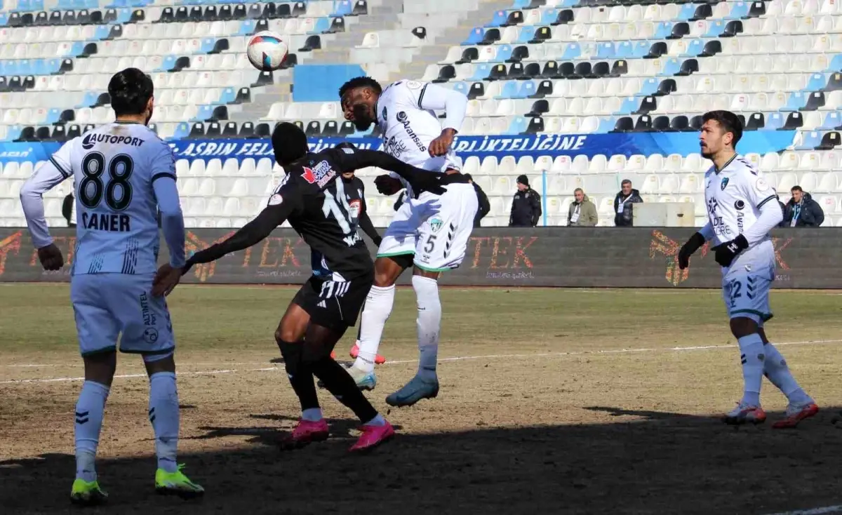 Erzurumspor ve Kocaelispor 1-1 Berabere Kaldı