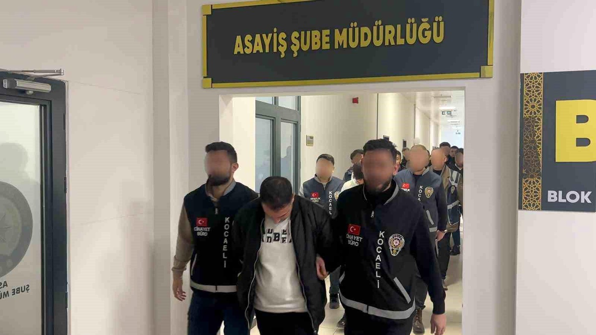 Kocaeli\'de Silahlı Kavga: 1 Ölü, 2 Yaralı
