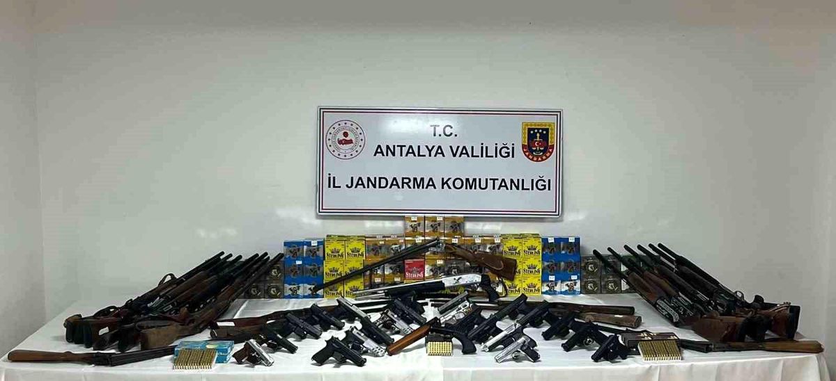 Antalya\'da Ruhsatsız Silah Operasyonu