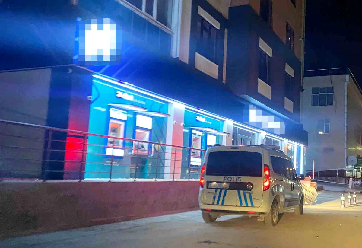 Aksaray\'da Banka Alarmı Panic Yarattı