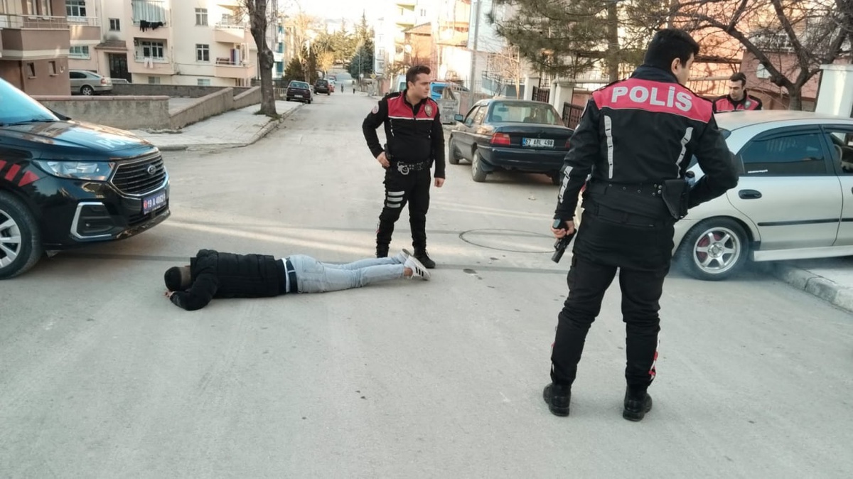 Çorum\'da Polis Takibinde Kaza: 3 Çocuk Şans Eseri Kurtuldu