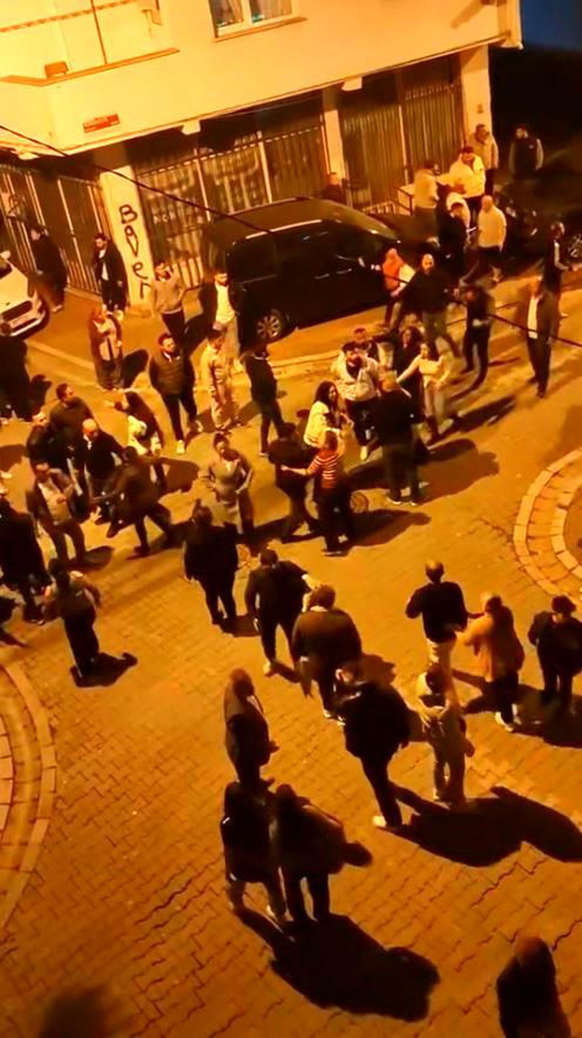 Asker Eğlencesinde Kavga: Sopa ve Yumruklar Havada Uçuştu