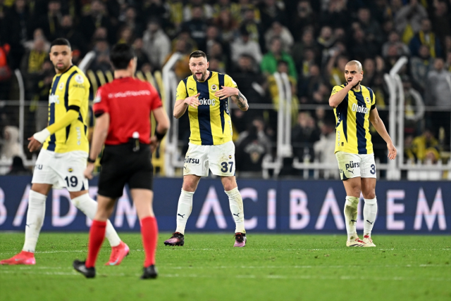 Fenerbahçe, Çaykur Rizespor'u 3-2 mağlup etti