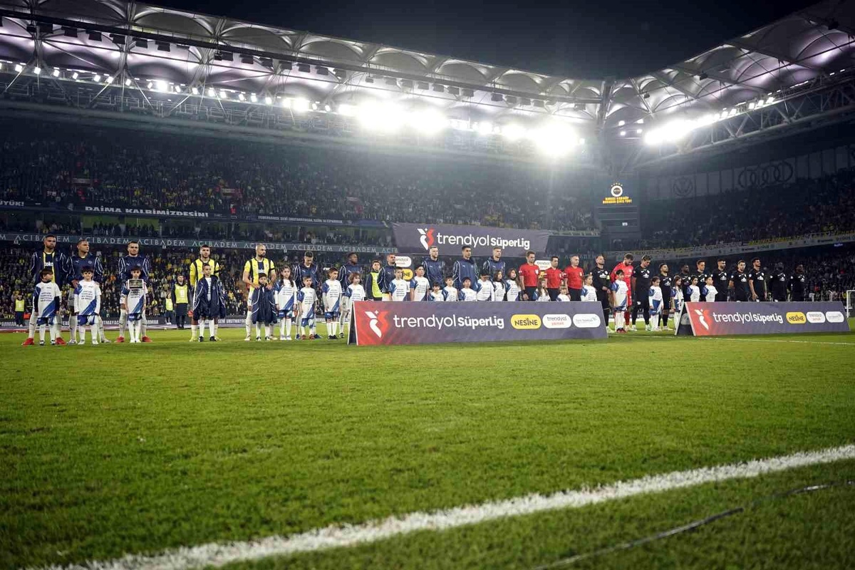 Fenerbahçe-Rizespor: İlk 15 Dakikada 0-2