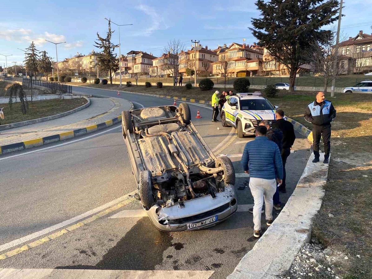 Kastamonu\'da Takla Atan Araçta Anne ve Çocuk Yaralandı