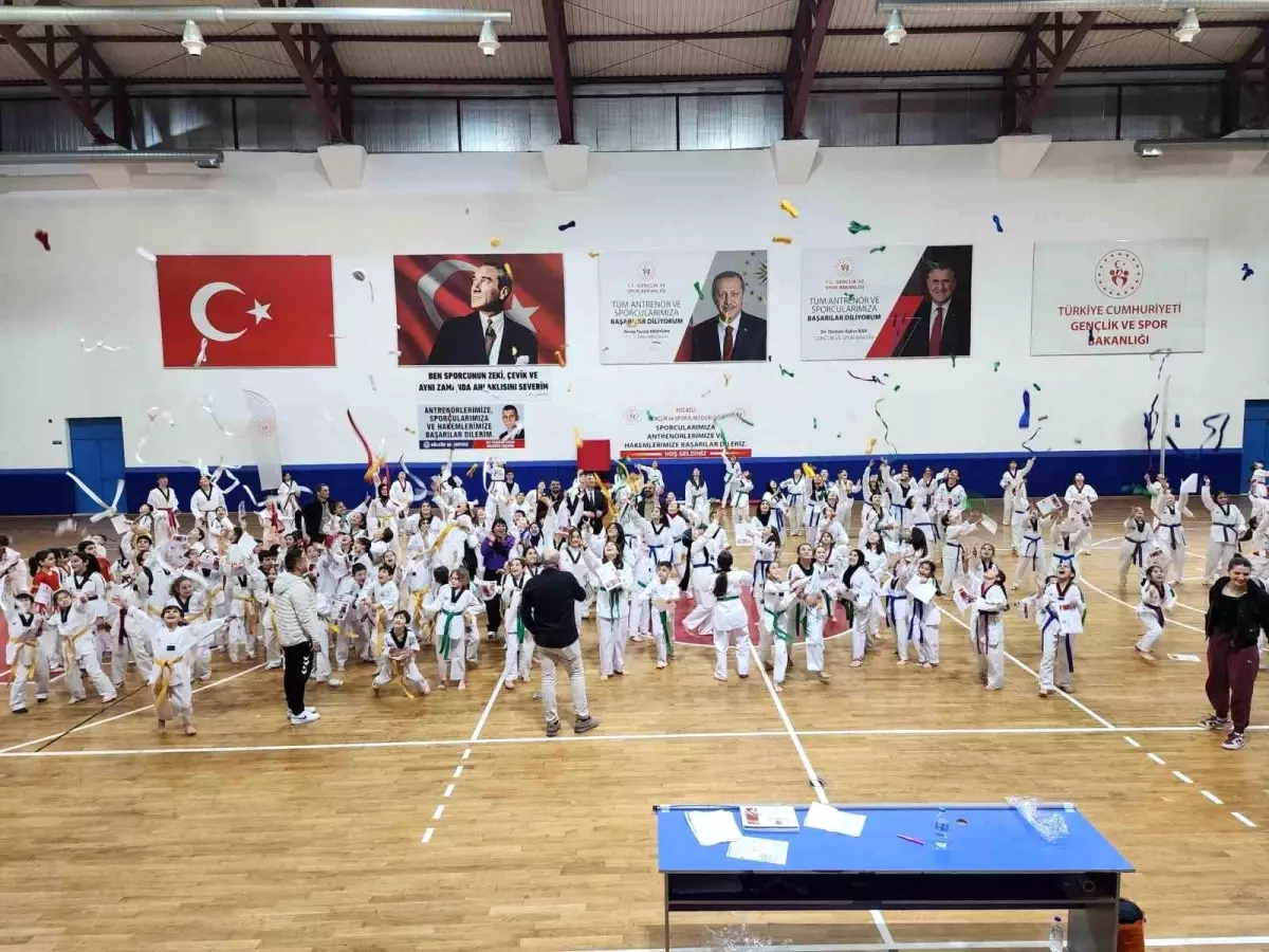 Gölcük Belediyespor\'da 270 Tekvando Sporcusu Kuşak Atladı