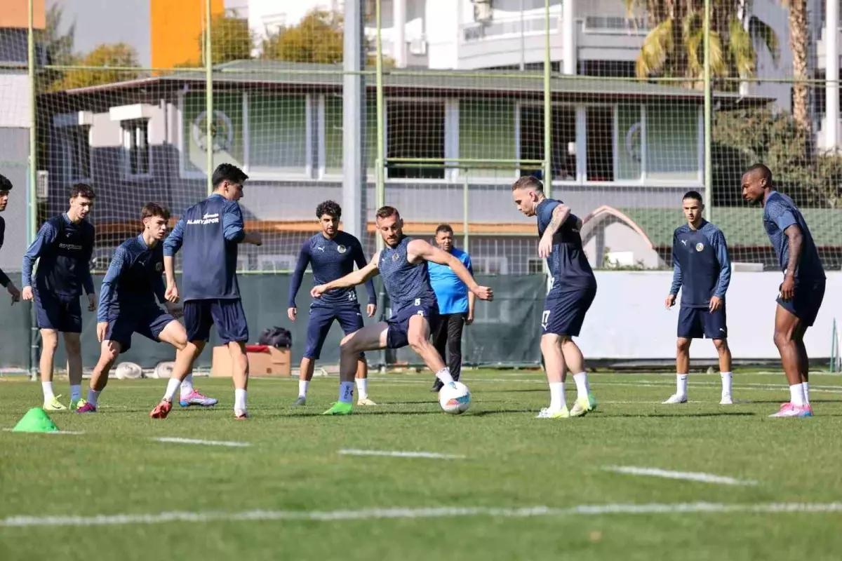 Alanyaspor, Karagümrük Maçı Hazırlıklarına Başladı