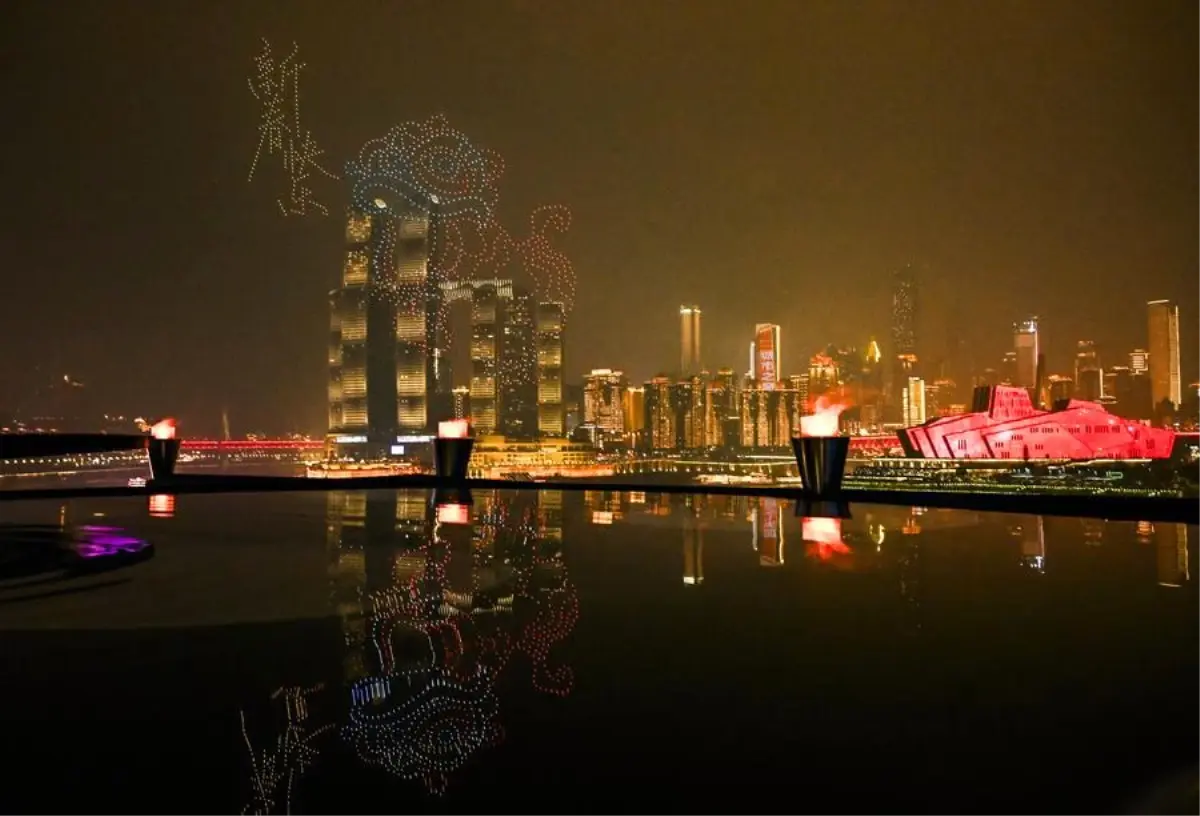 Chongqing\'de Drone Işık Gösterisi