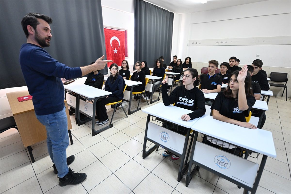 Öğrenciler Uzay Görevini İzledi