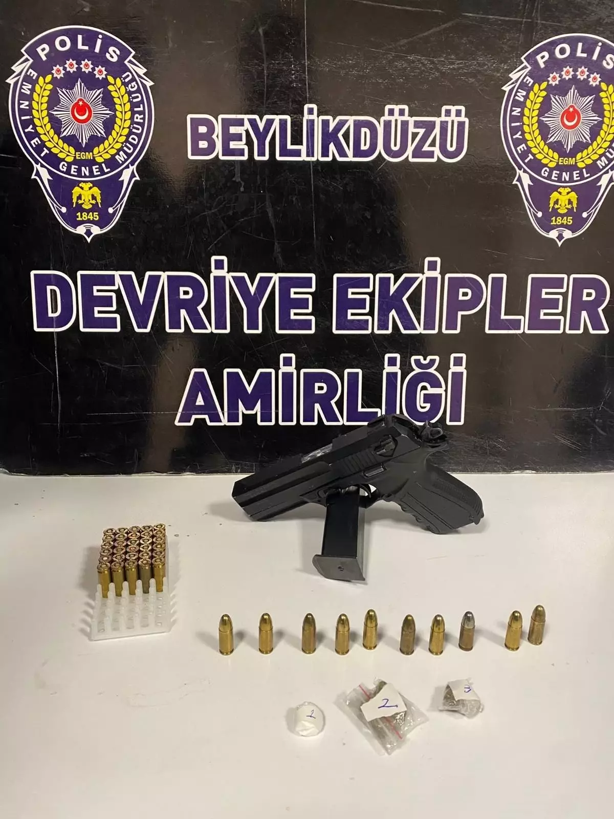 Beylikdüzü\'nde Güvenlik Görevlisine Silahlı Tehdit: 2 Şüpheli Yakalandı