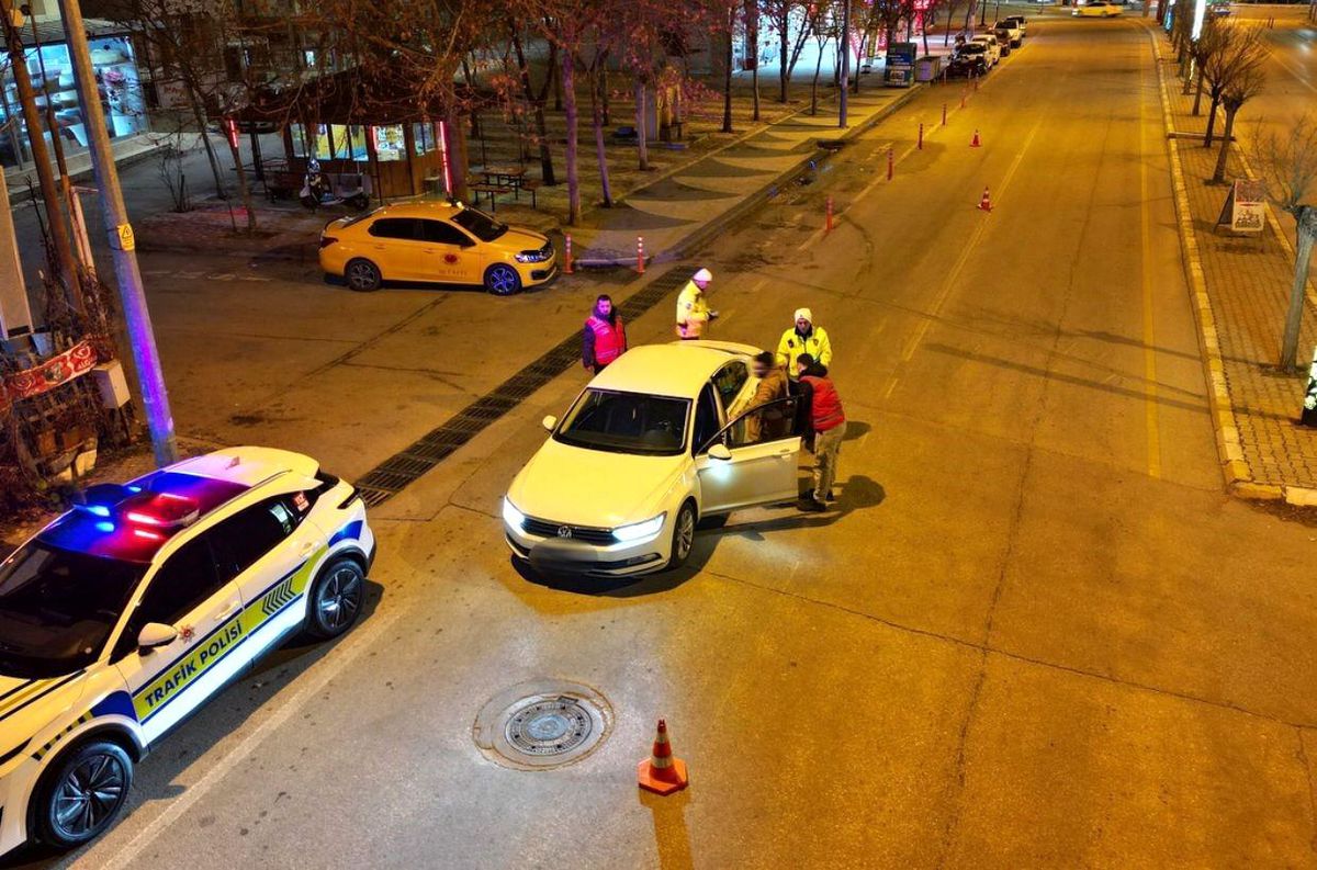Isparta\'da Denetim: 2 Şahıs Yakalandı, 323 Ceza