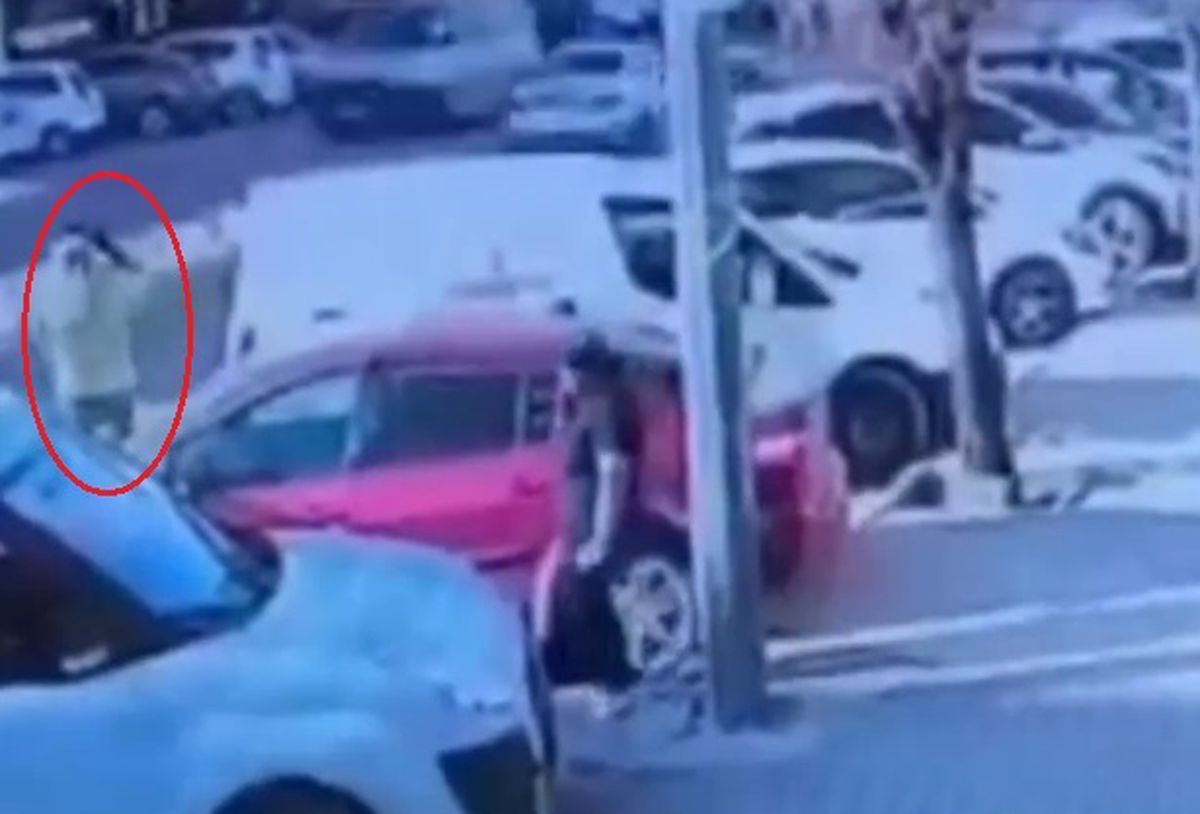 Kargo Aracından Cep Telefonu Çalan İki Şüpheli Gözaltında