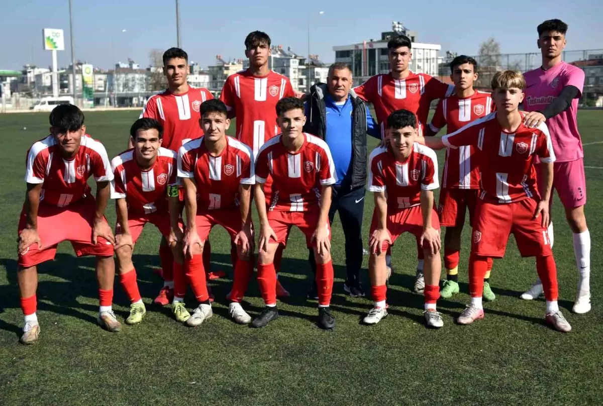 Kepez Belediyespor U18 Takımı, Antalya Şampiyonluğunu Üçüncü Kez Kazandı