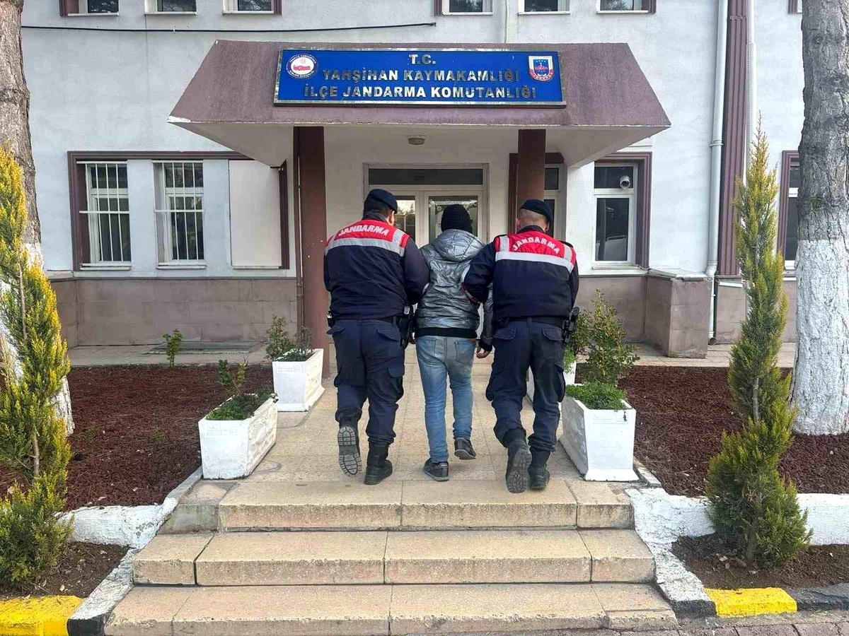 Bilişim Hırsızı Genç Kırıkkale\'de Yakalandı