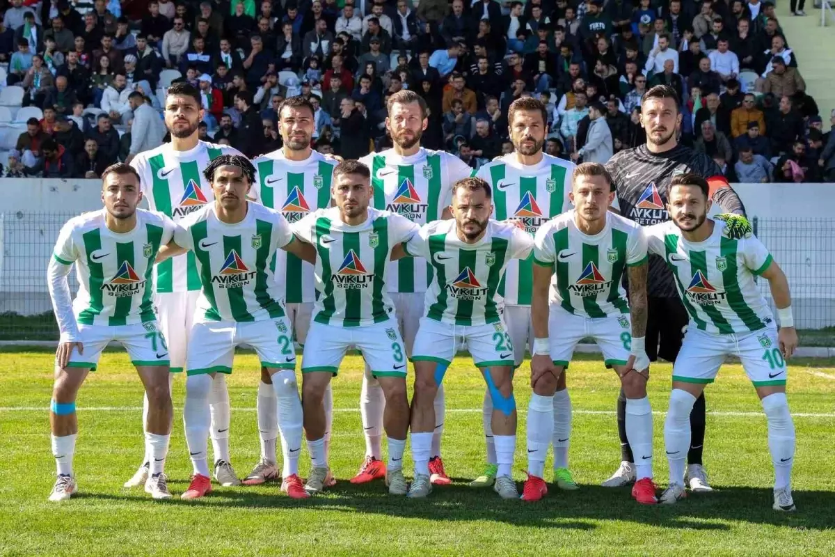 Manavgat Belediyespor, Liderliğini Sürdürdü