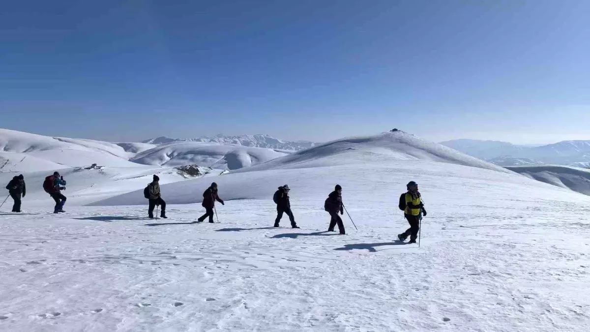 Çavuştepe Zirvesine Zorlu Tırmanış