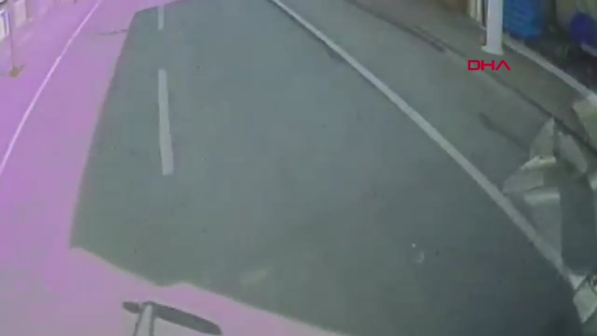 Kahramanmaraş\'ta Kamyonun Otobüse Çarpması Sonucu 11 Yaralı