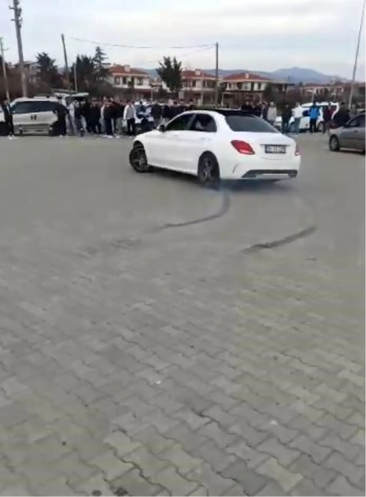 Ehliyetsiz Drift Yapan Sürücüye Cezası Kesildi