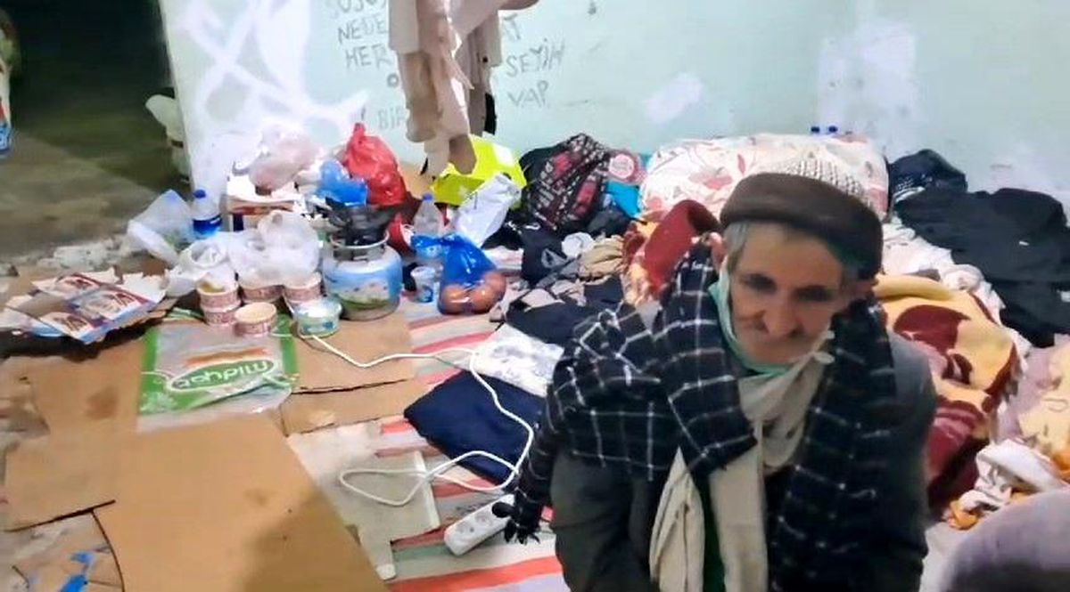 Yaşlı Çiftin Evi Hayırseverler Tarafından Yenilendi