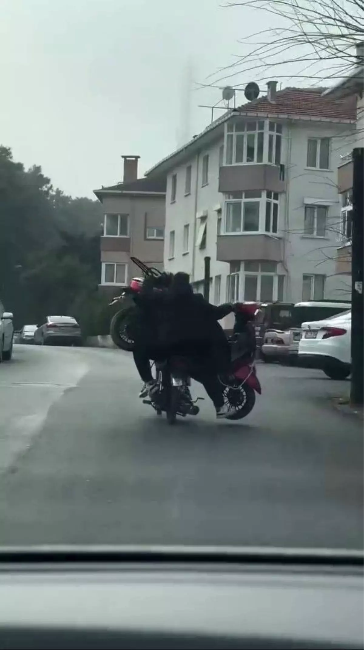 Şile\'de Tehlikeli Motosiklet Yolculuğu