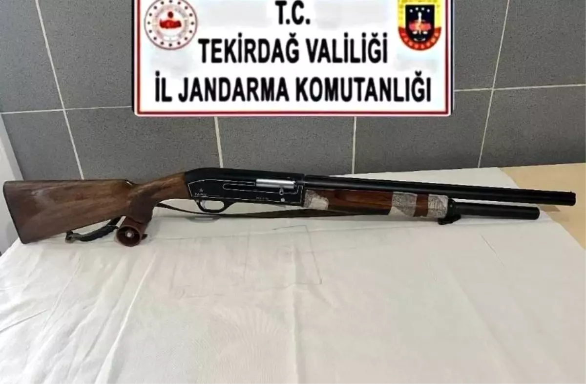 Tekirdağ\'da Ruhsatsız Silahlar Ele Geçirildi