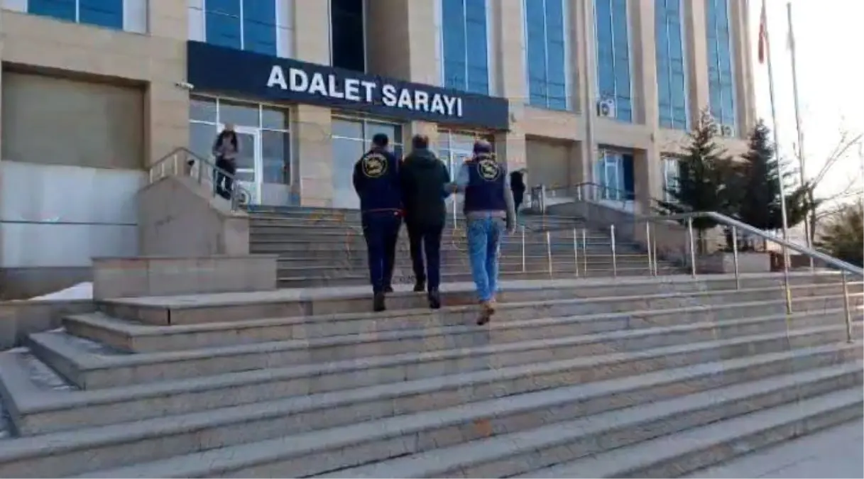 Van\'da 47 Kişi Tutuklandı