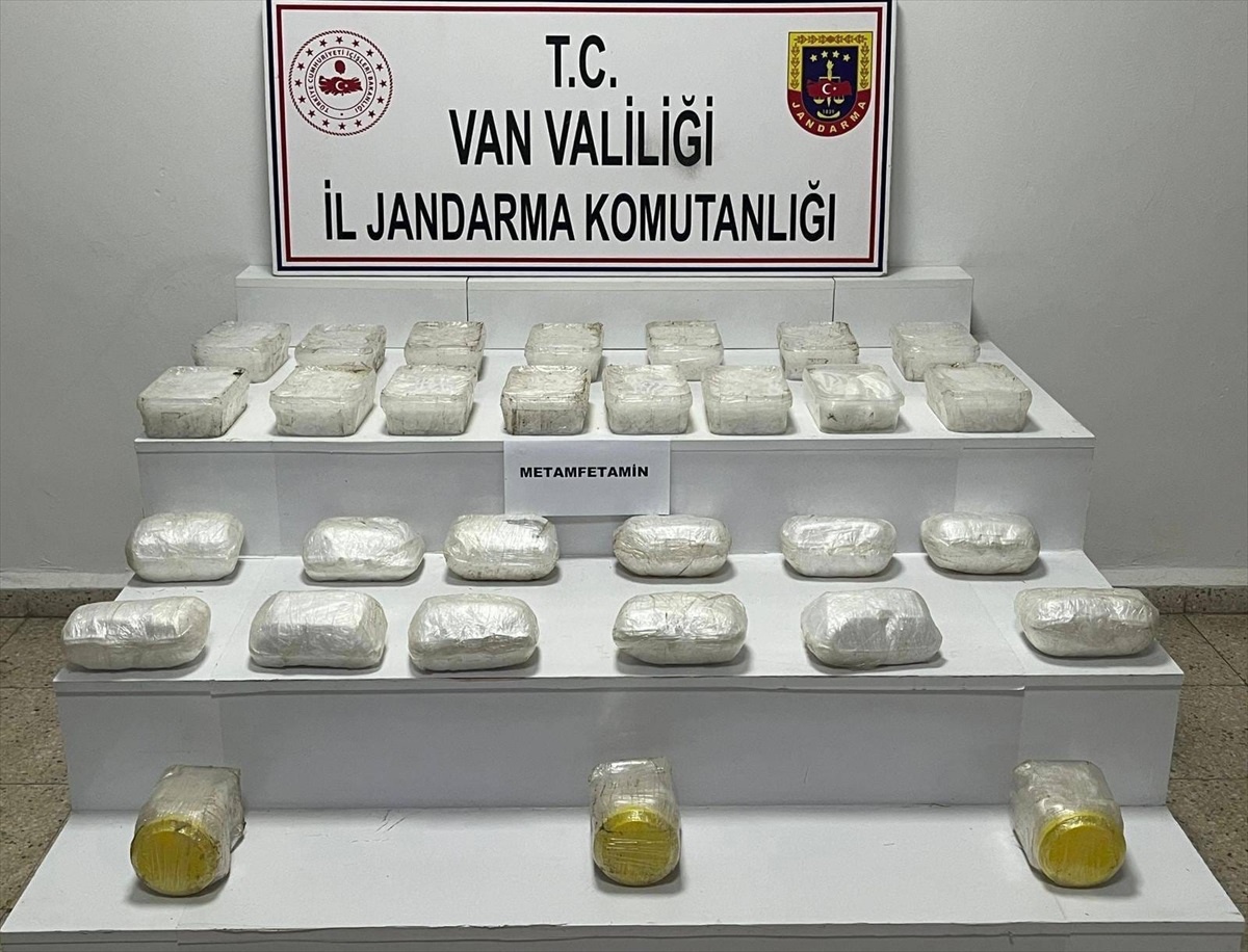 Van\'da 71 Operasyon: 243 Kilo Uyuşturucu Ele Ge geçirildi