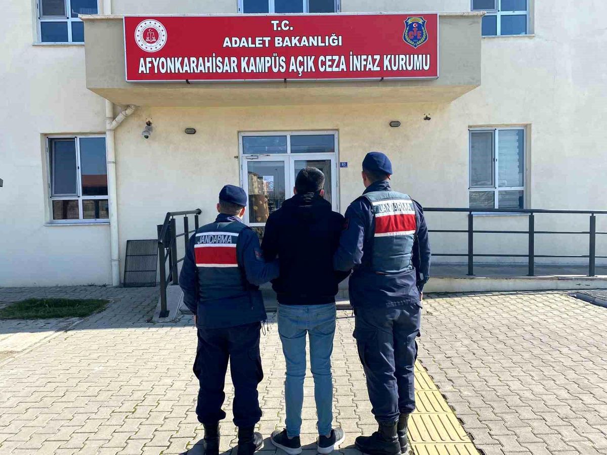 Afyonkarahisar\'da Aranan Şahıs Yakalandı