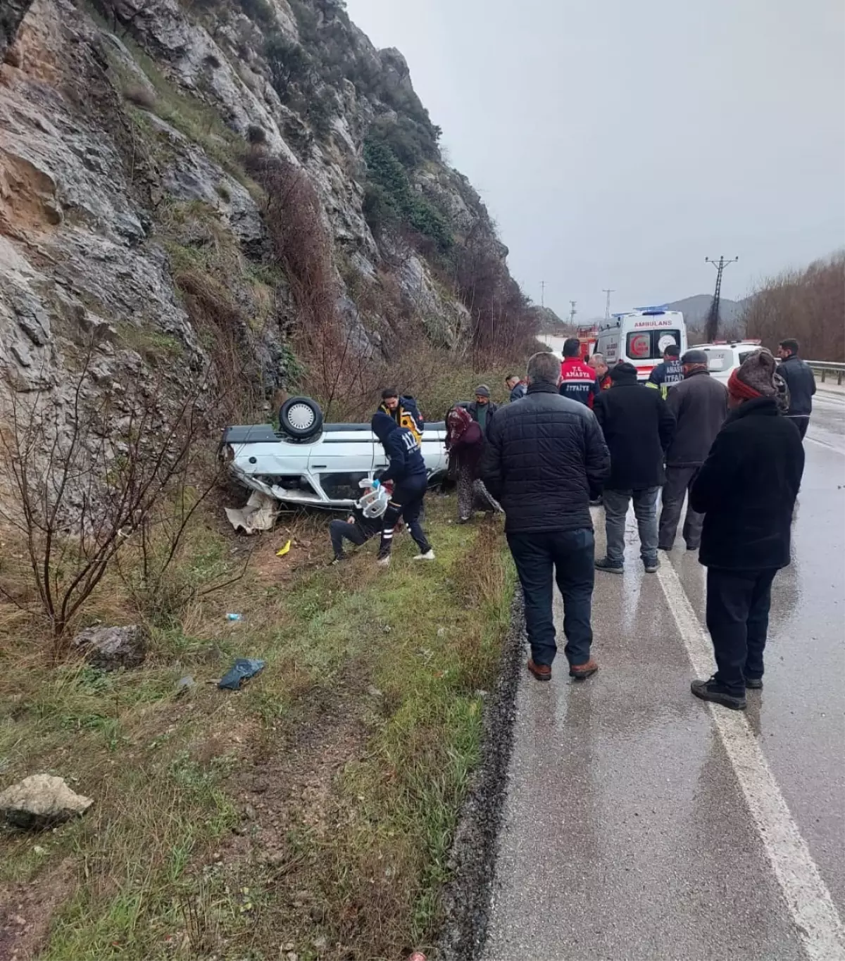 Amasya\'da Takla Atan Otomobil Kazasında 3 Yaralı