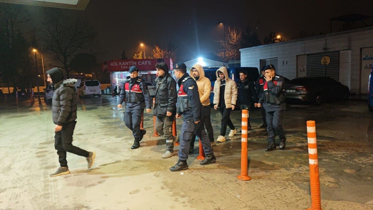 İnegöl\'de 7 Düzensiz Göçmen Yakalandı