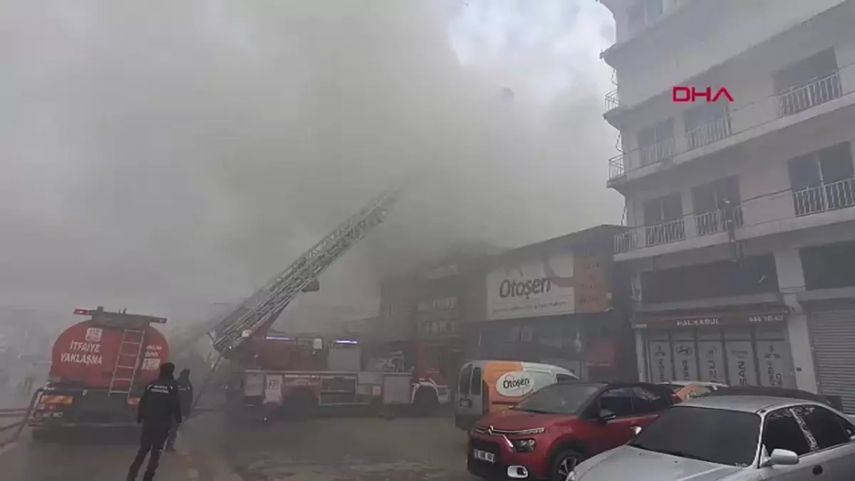 Bursa\'da Oto Aksesuar Dükkanında Yangın Çıktı