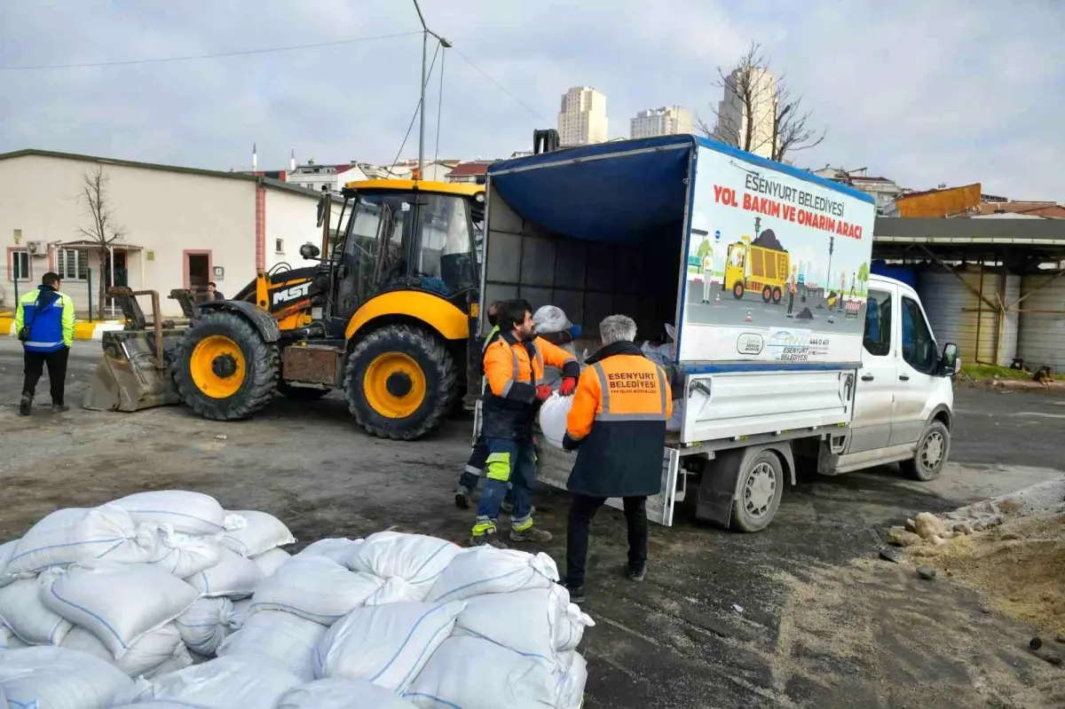 Esenyurt Belediyesi Kışa Hazır: 850 Personel ile Mücadele İçin Hazırlıklar Tamamlandı