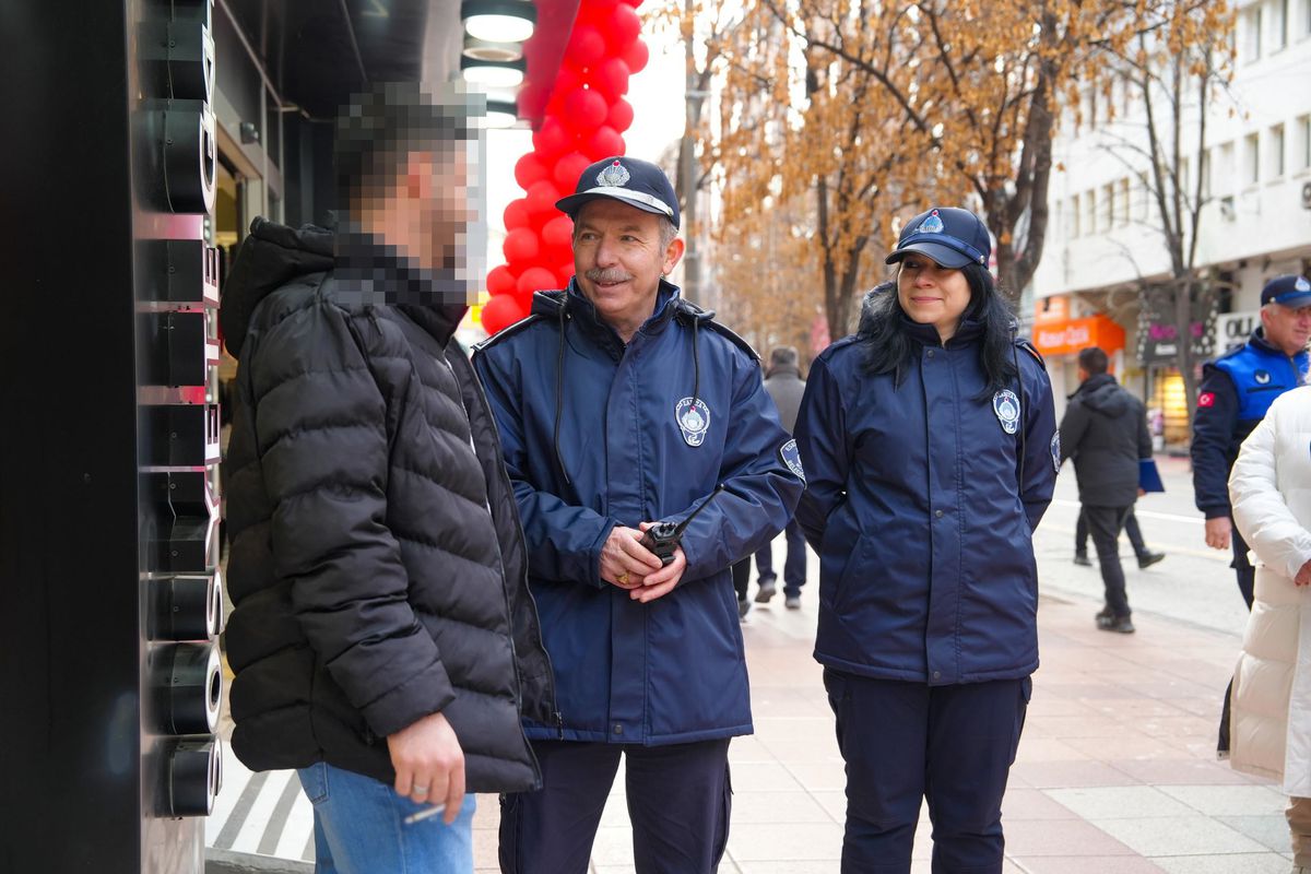 Eskişehir\'de Sigara İzmariti Atanlara 2.953 Lira Ceza Uygulanacak