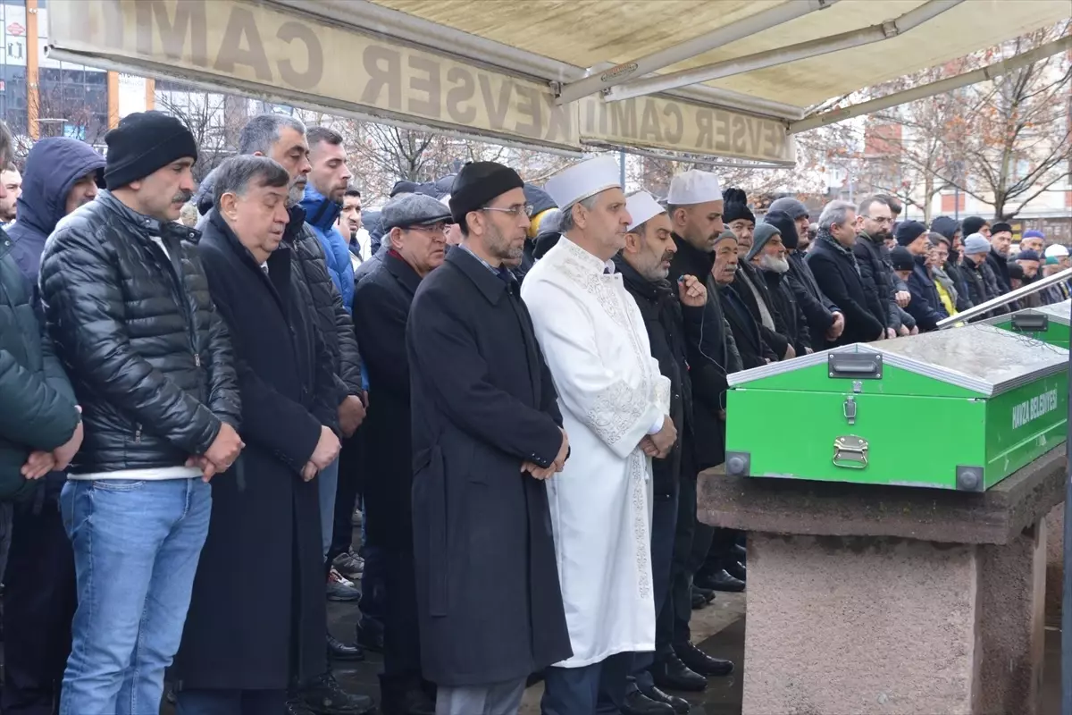 Havza\'da Muhtarın Babası Son Yolculuğuna Uğurlandı