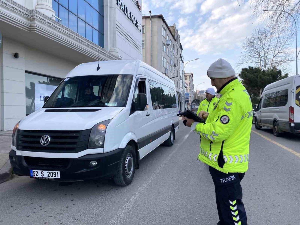 Ünye\'de Okul Servisleri Denetlendi