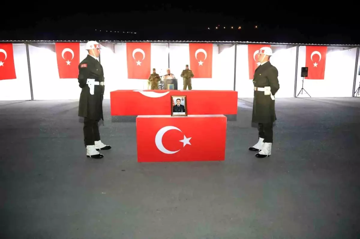 Şehit Uzman Çavuş Mustafa Bazna\'nın naaşı memleketine uğurlandı