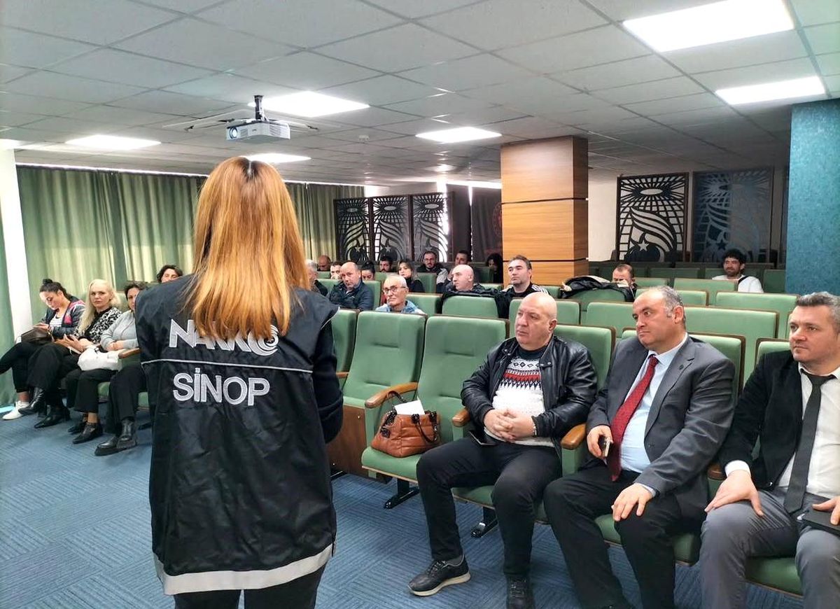 Sinop\'ta Bağımlılıkla Mücadele Semineri