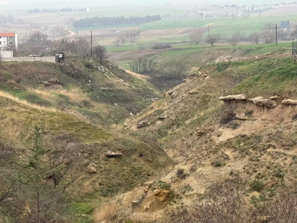 Marmaraereğlisi\'nde Hafriyat Alanına İzin Verilmeyen Atıklar Bırakıldı