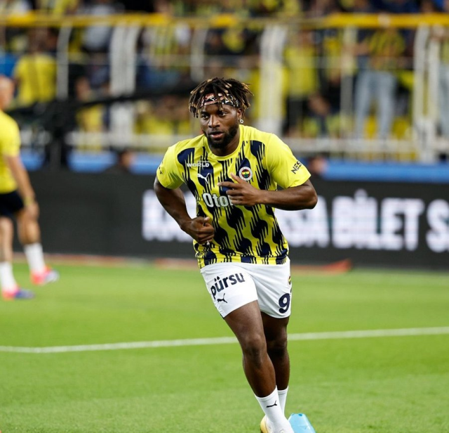 Transferi iptal olan Allan Saint Maximin'den Fenerbahçe taraftarına mesaj