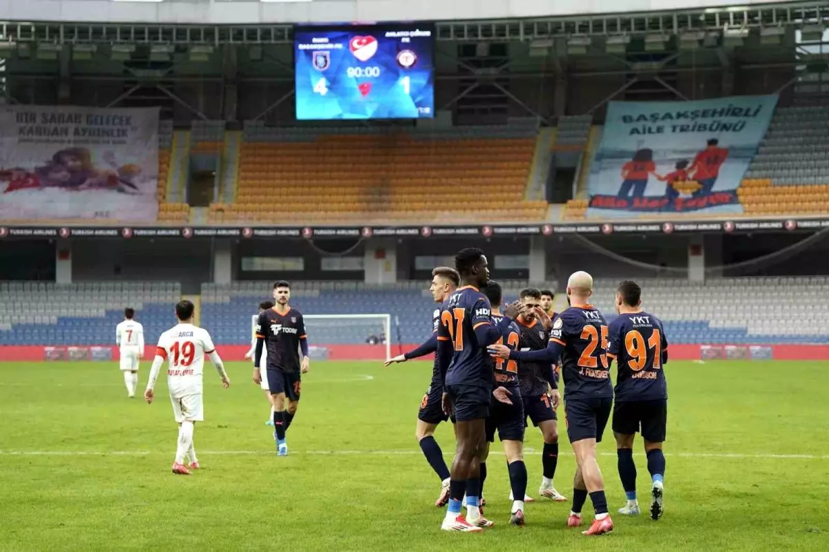 Başakşehir Çorum FK\'yı 4-1 Yendi