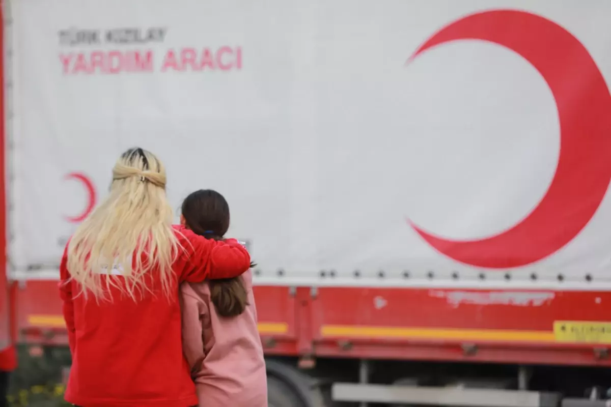 Türk Kızılay, Deprem Bölgesindeki Destek Çalışmalarını Sürdürüyor