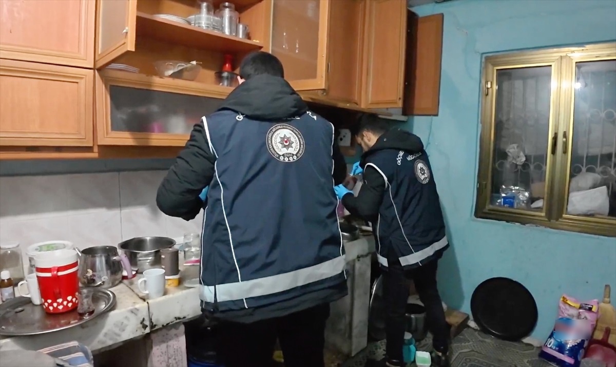 Adana\'da Göçmen Kaçakçılığı Operasyonu